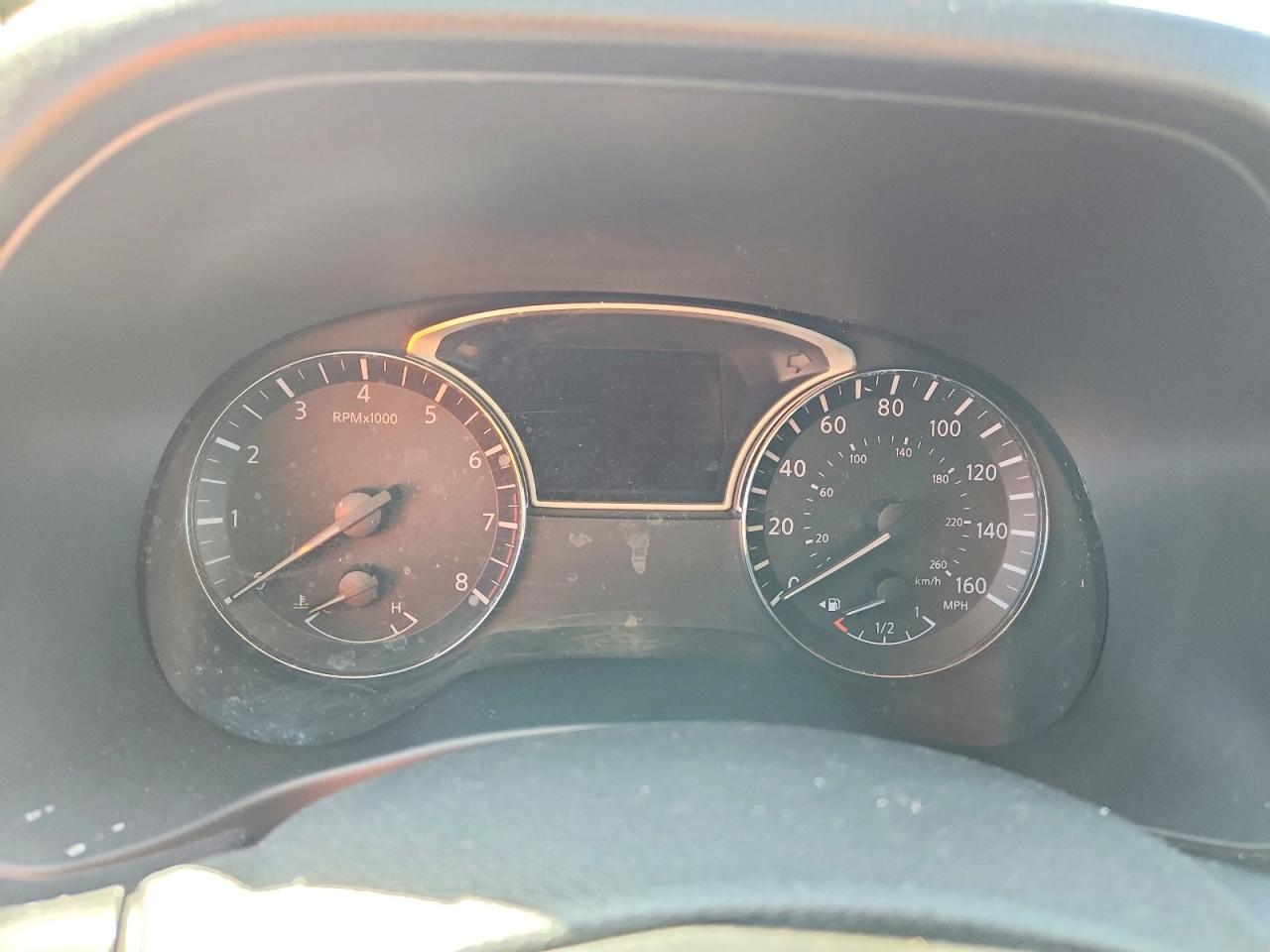 Nissan Pathfinder Sv