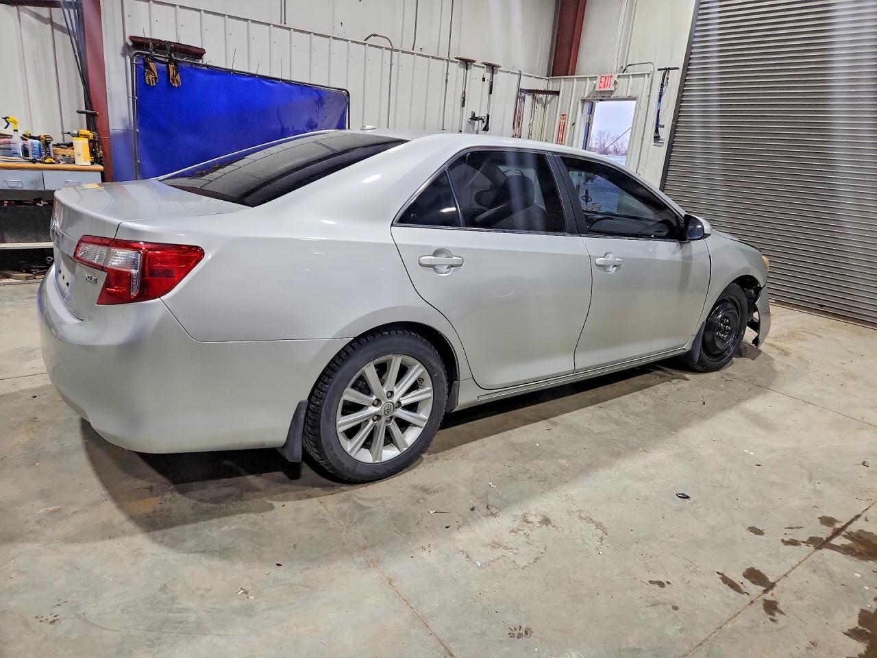Toyota Camry Xle V6
