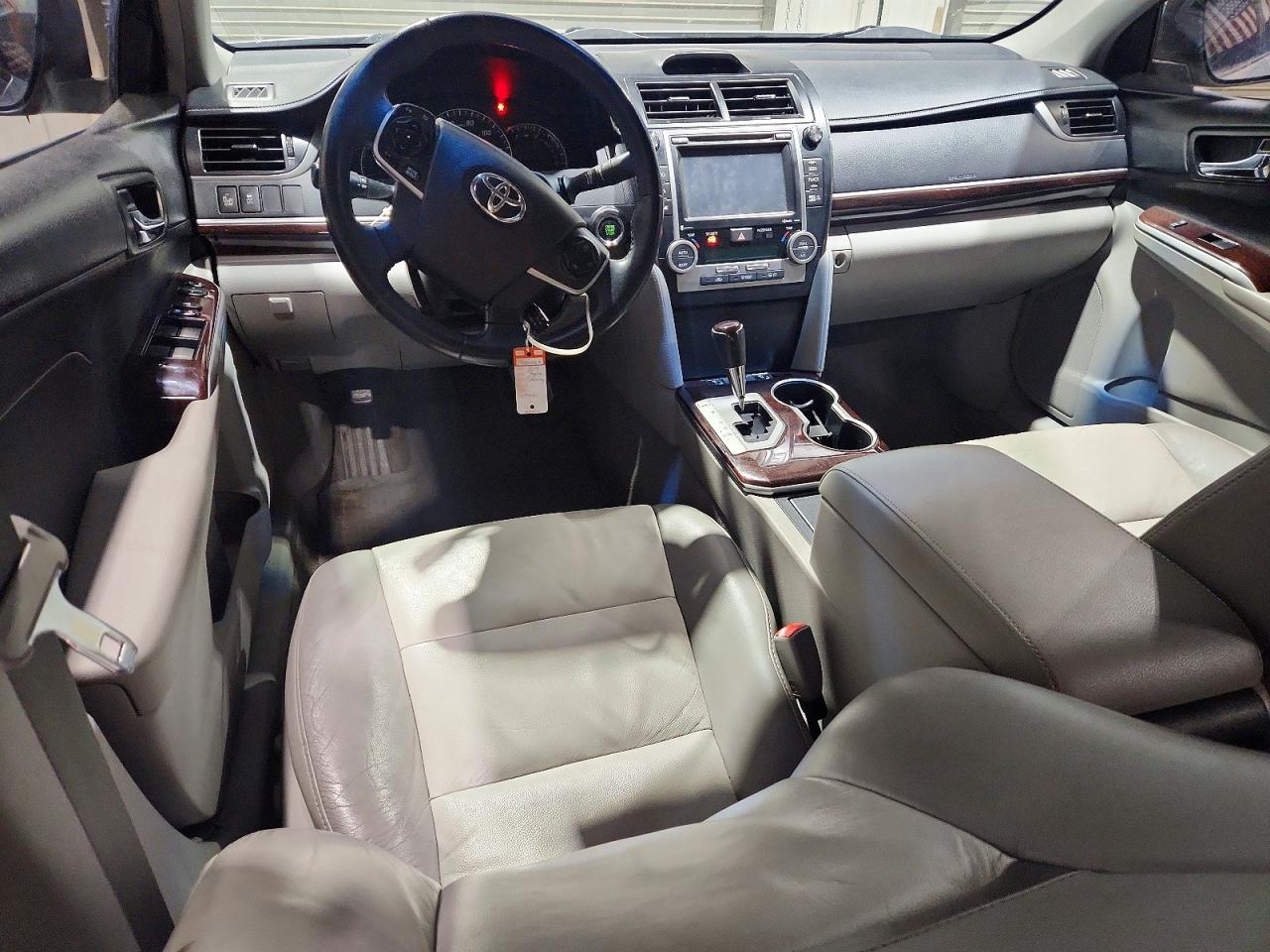Toyota Camry Xle V6
