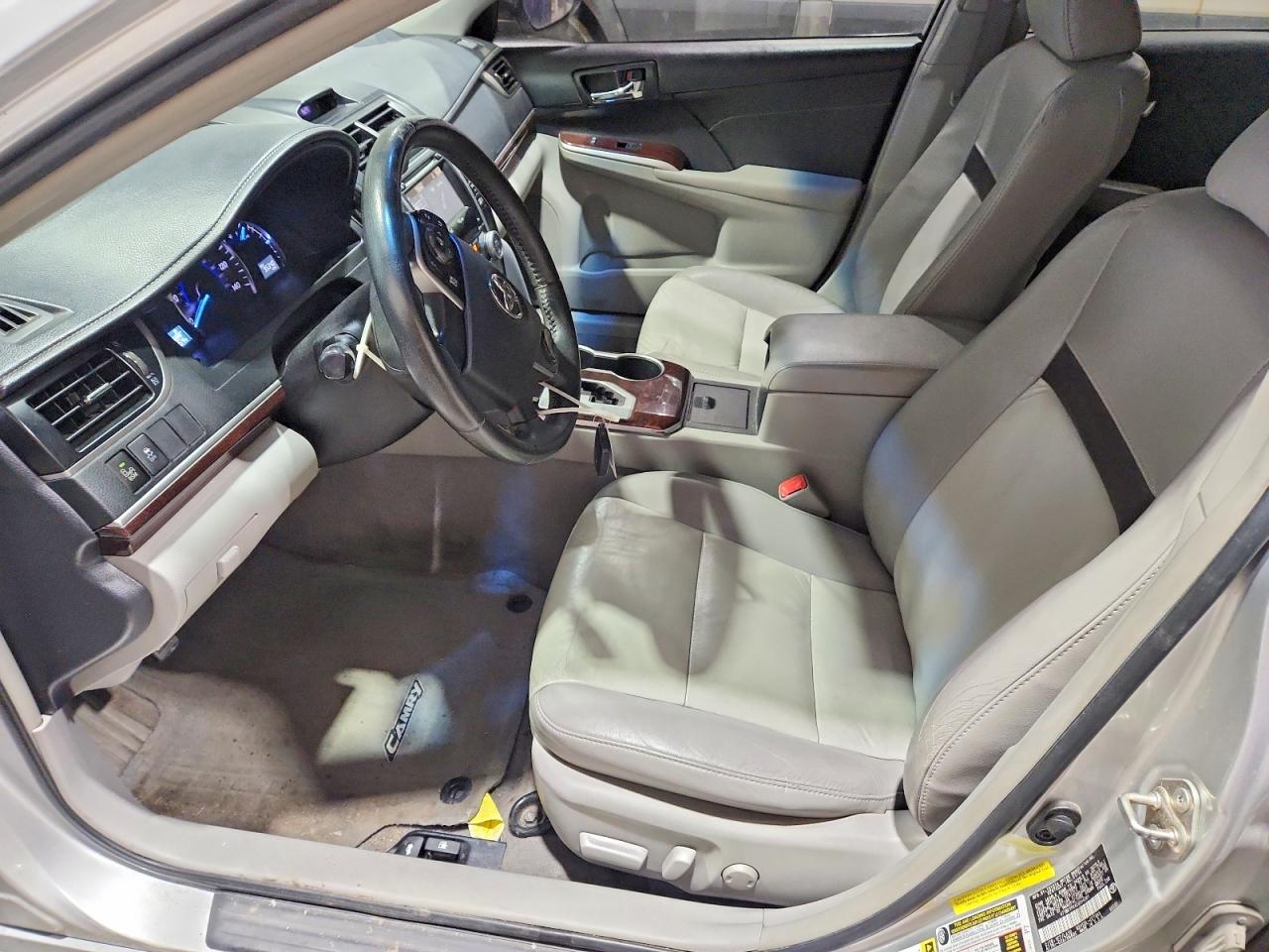 Toyota Camry Xle V6