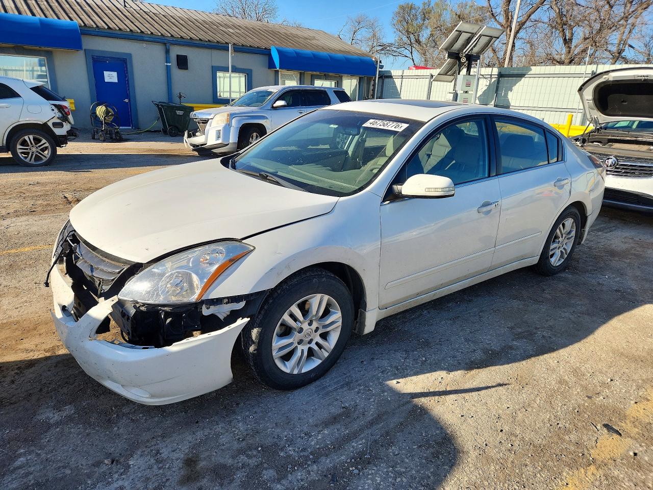 Salvage Nissan Altima Image