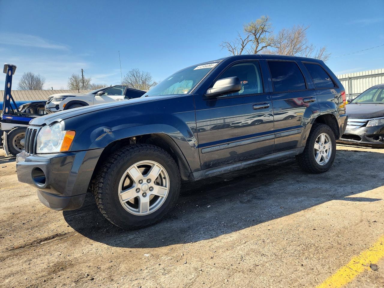 Salvage Jeep Grand Cherokee Image
