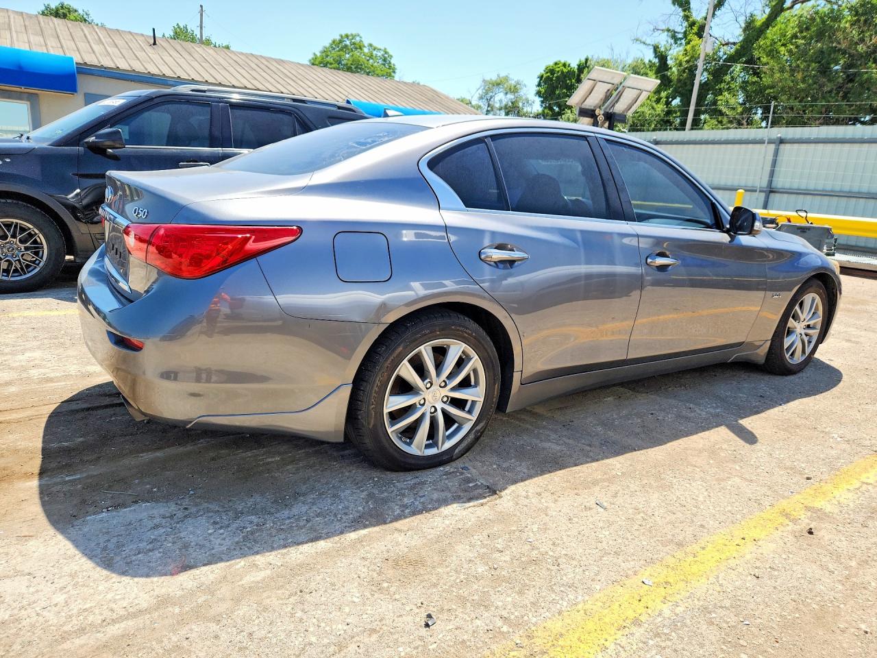 INFINITI Q50 3.0t P 3.0t Premium