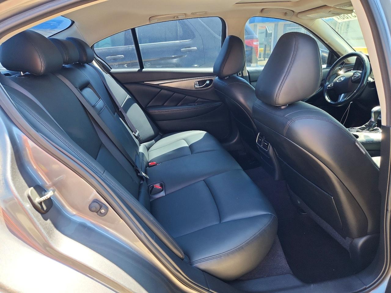 INFINITI Q50 3.0t P 3.0t Premium