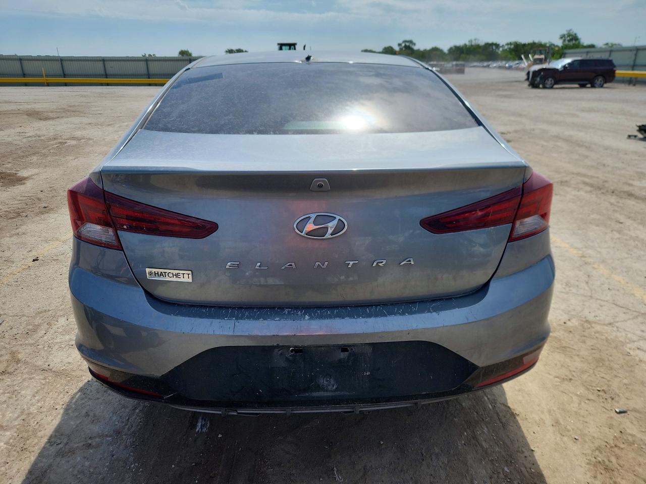 Hyundai ELANTRA Sel