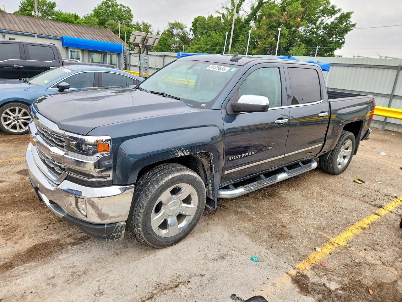 Salvage Chevrolet Silverado Image