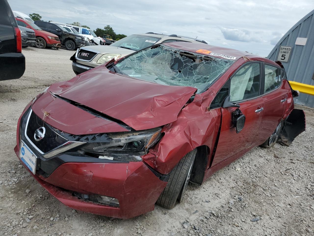 Salvage Nissan LEAF Image