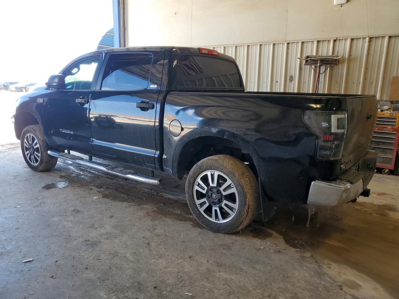 Toyota Tundra Crewmax Sr5