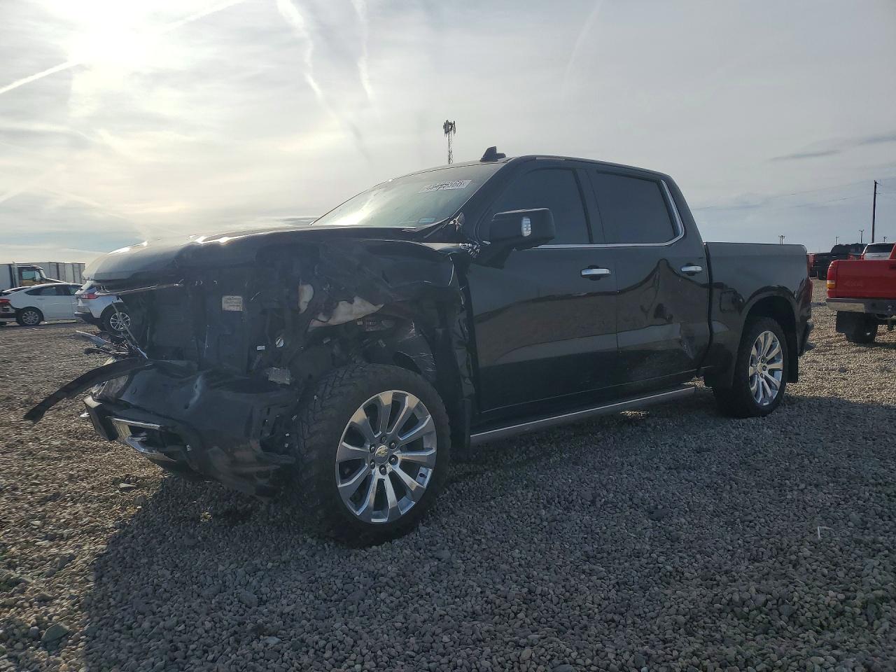 Salvage Chevrolet Silverado Image