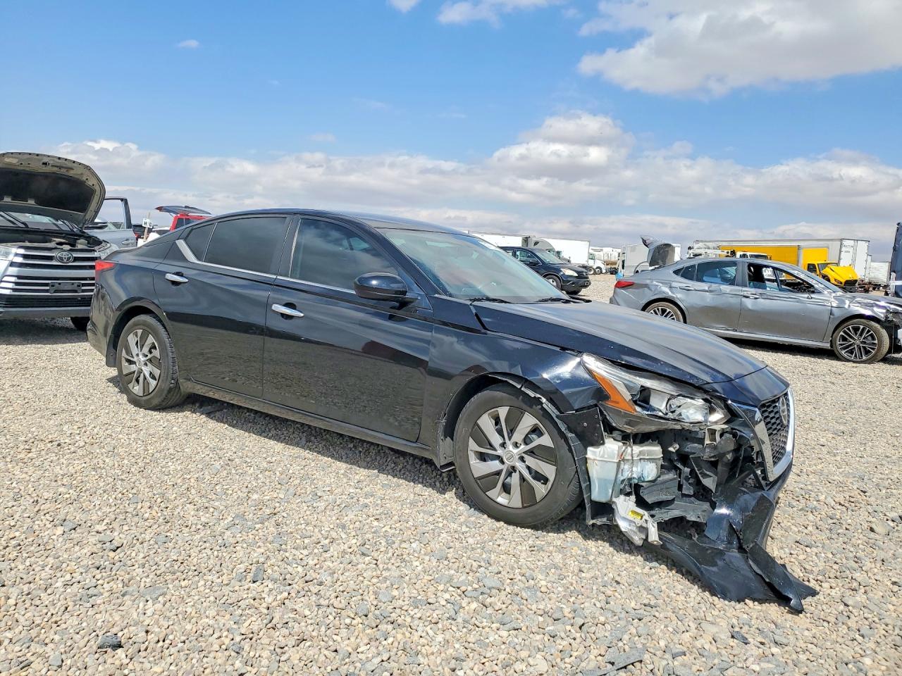 Nissan Altima S
