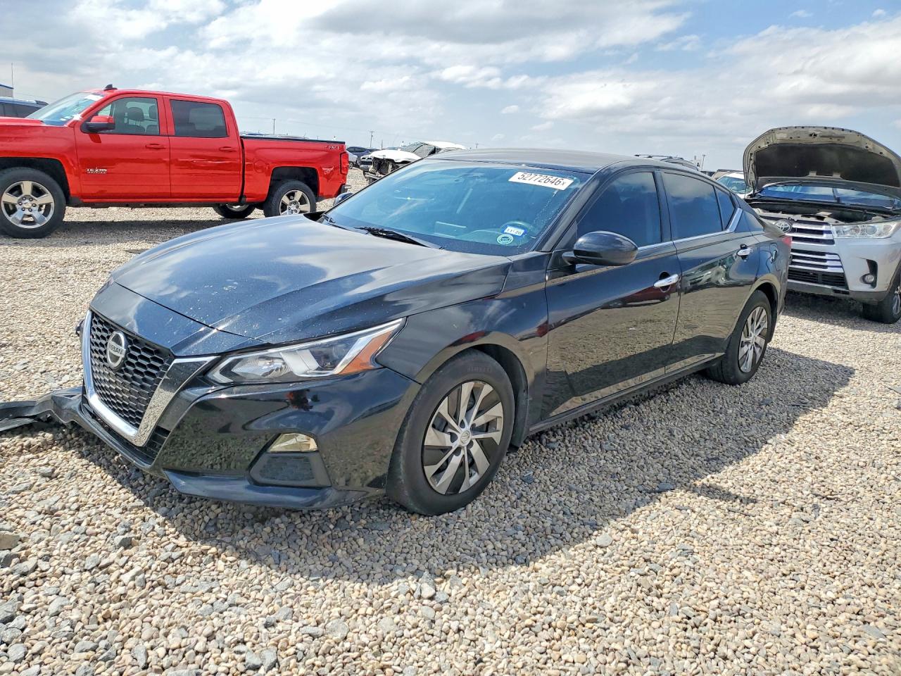 Salvage Nissan Altima Image