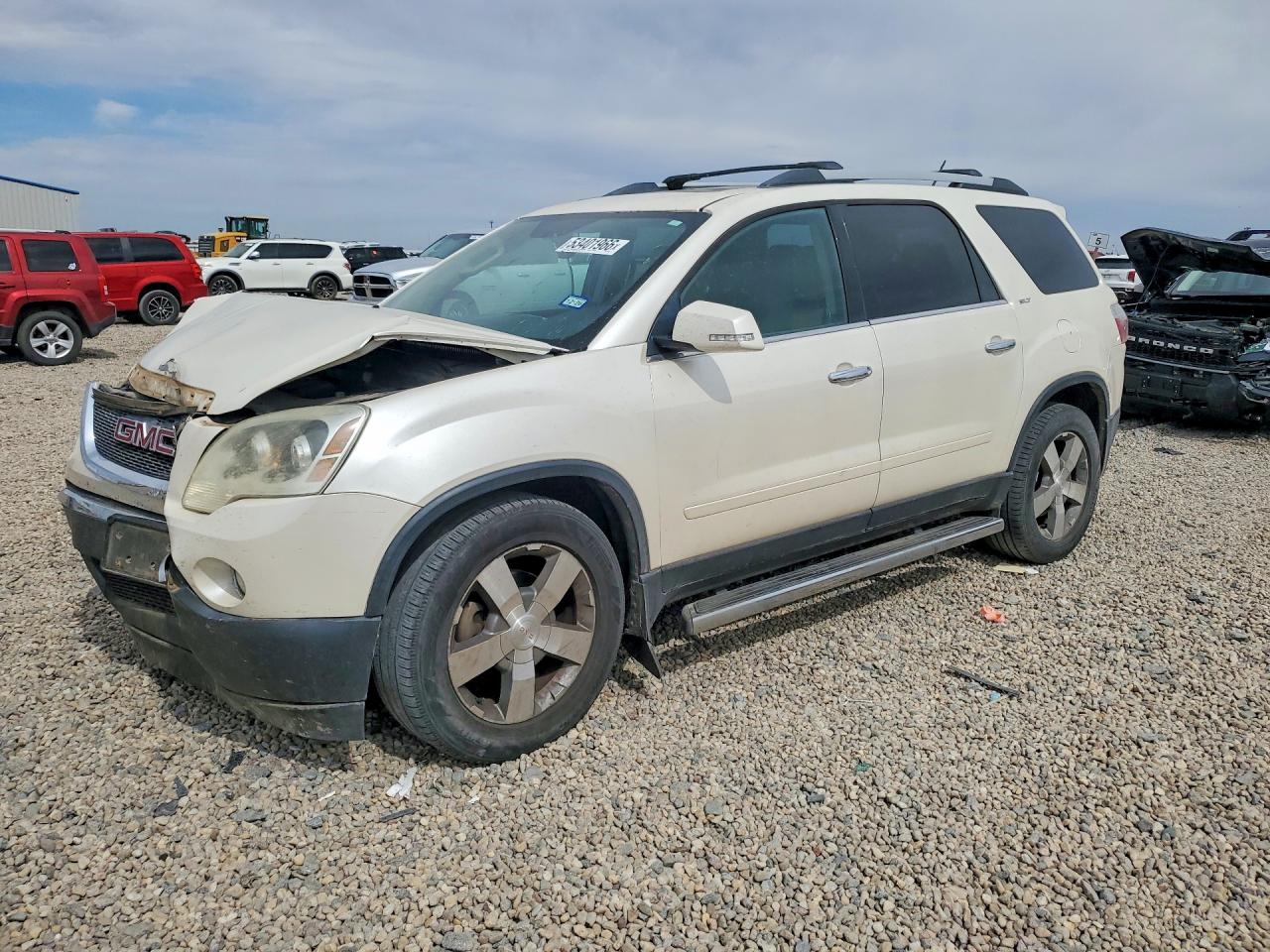 Salvage GMC Acadia Image