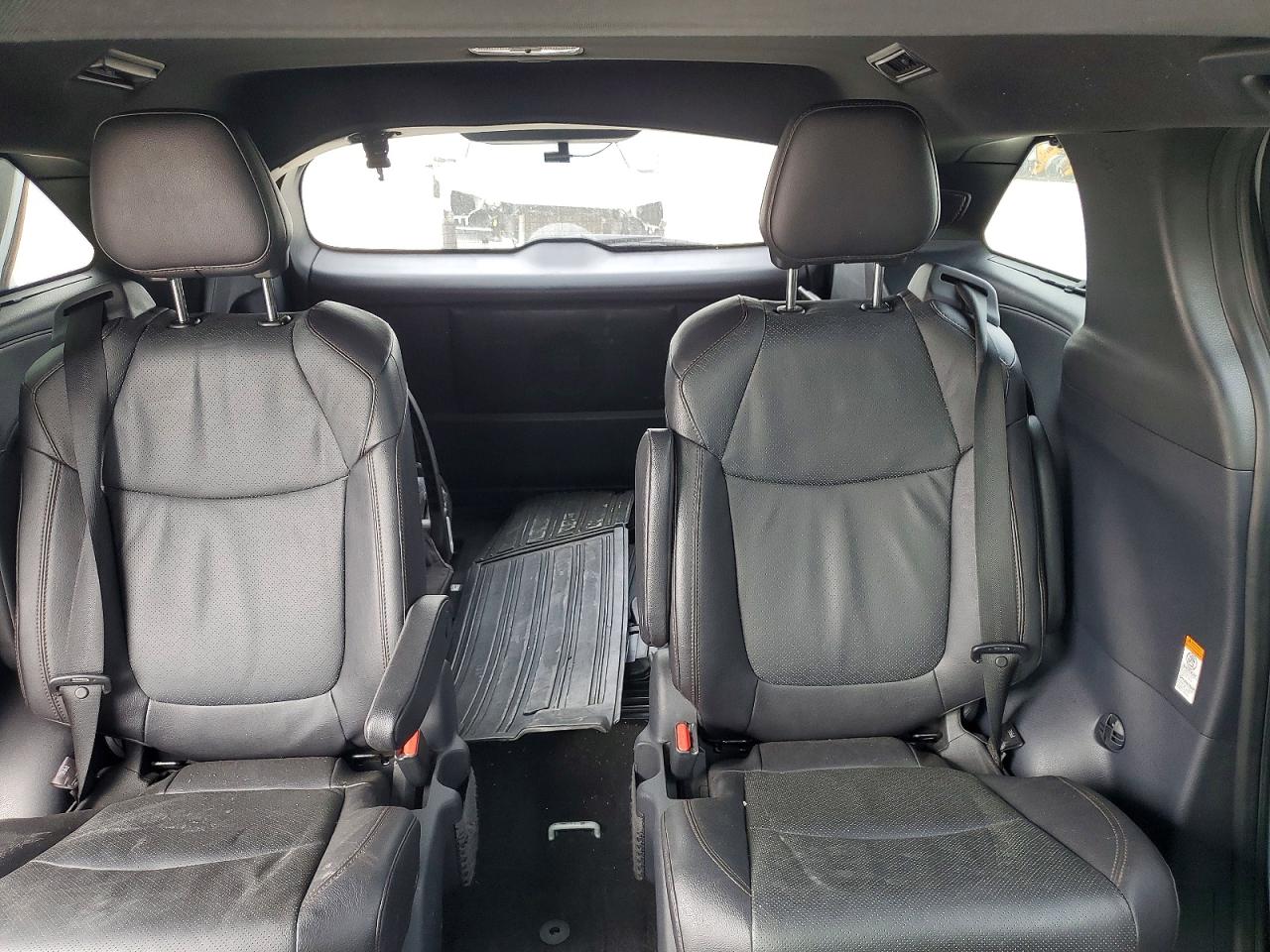 Toyota Sienna Platinum 7-passenger