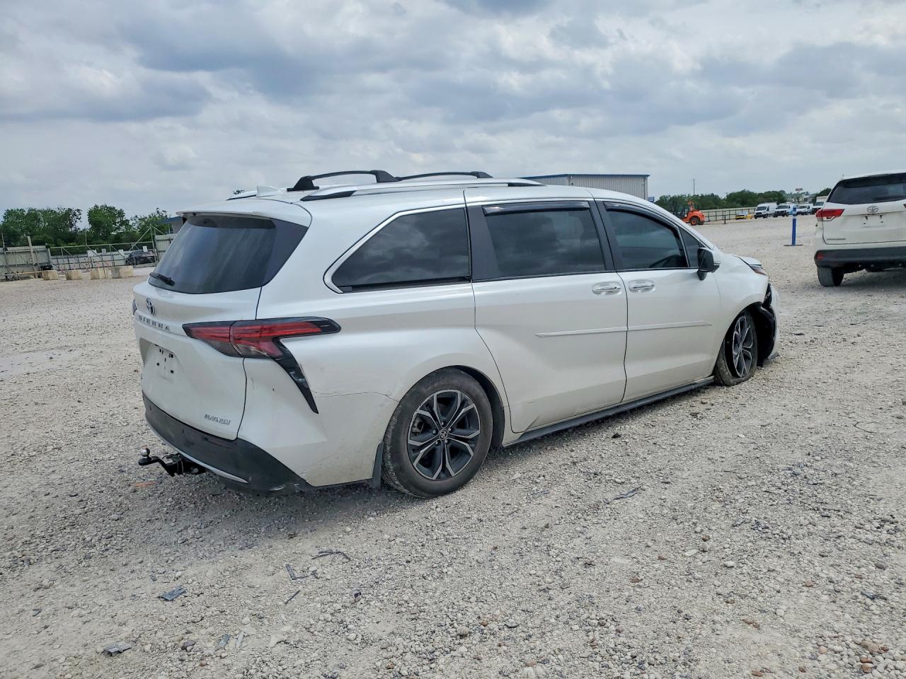 Toyota Sienna Platinum 7-passenger