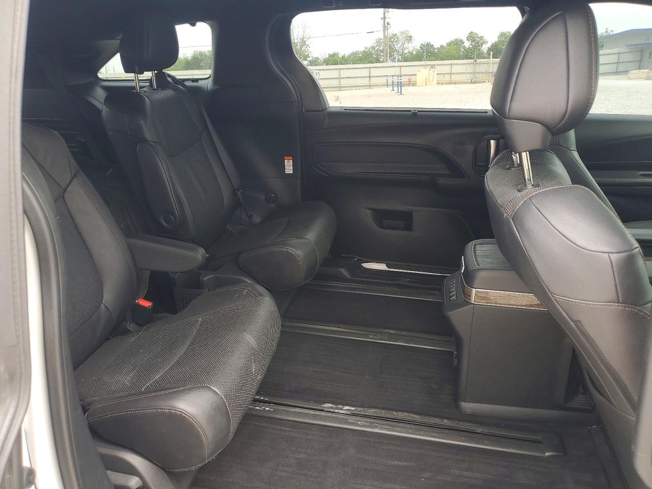 Toyota Sienna Platinum 7-passenger