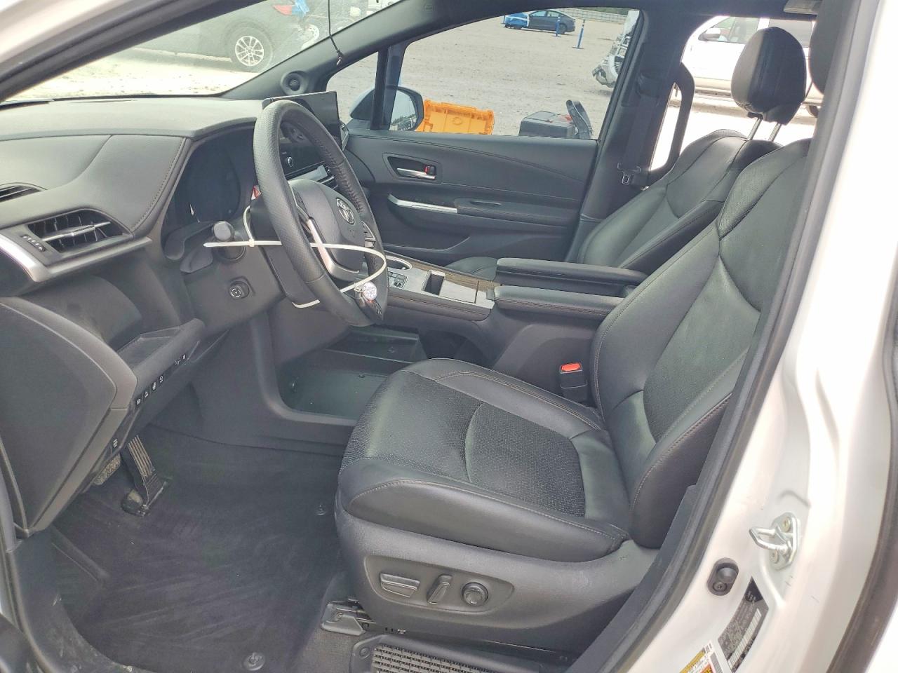 Toyota Sienna Platinum 7-passenger