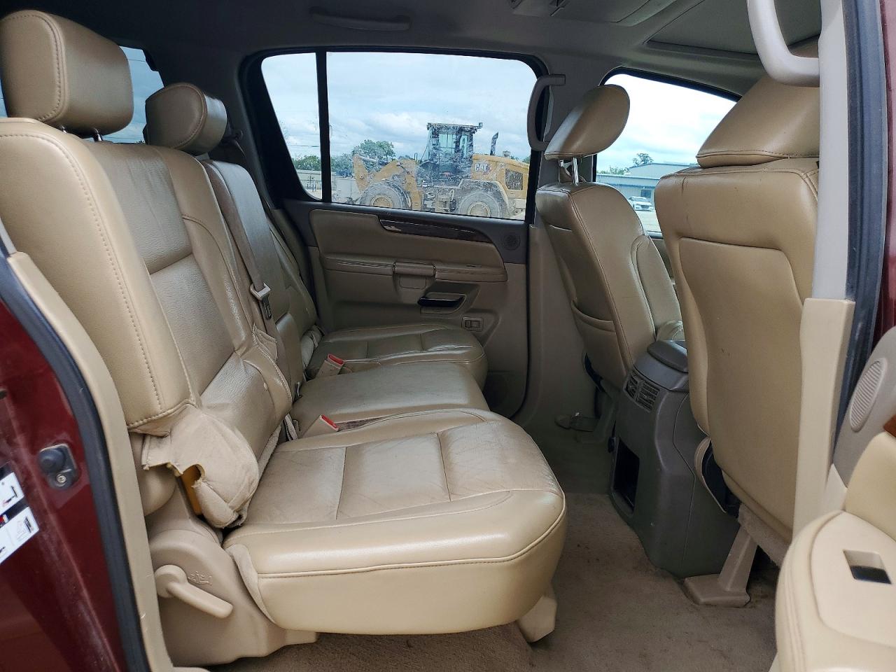 Nissan Armada Sv