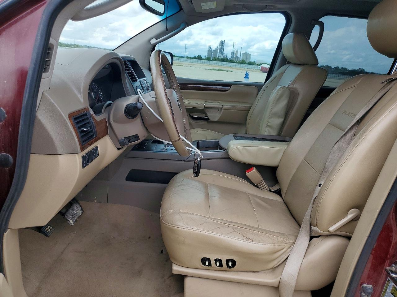 Nissan Armada Sv