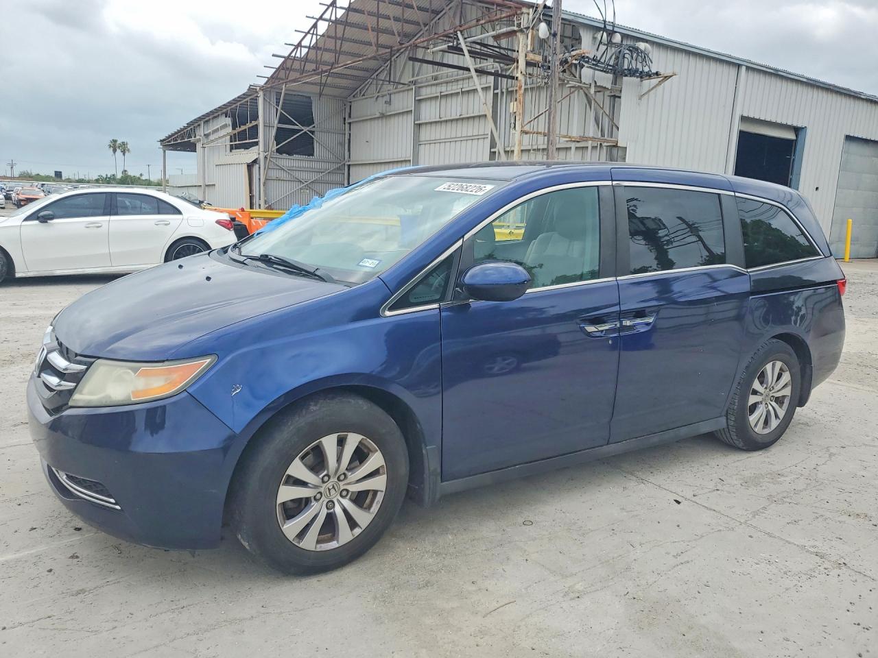 Salvage Honda Odyssey Image