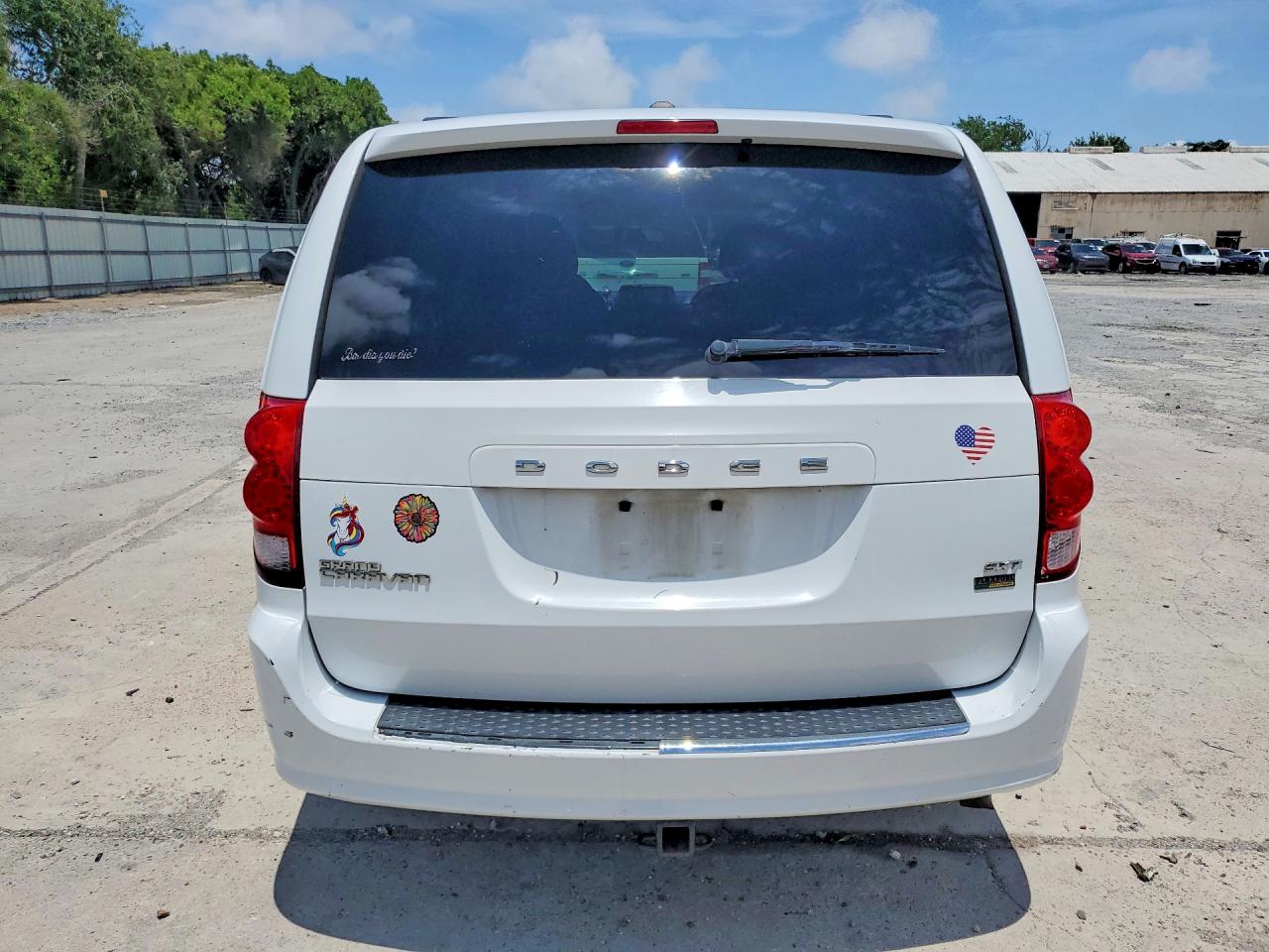 Dodge Caravan Sxt
