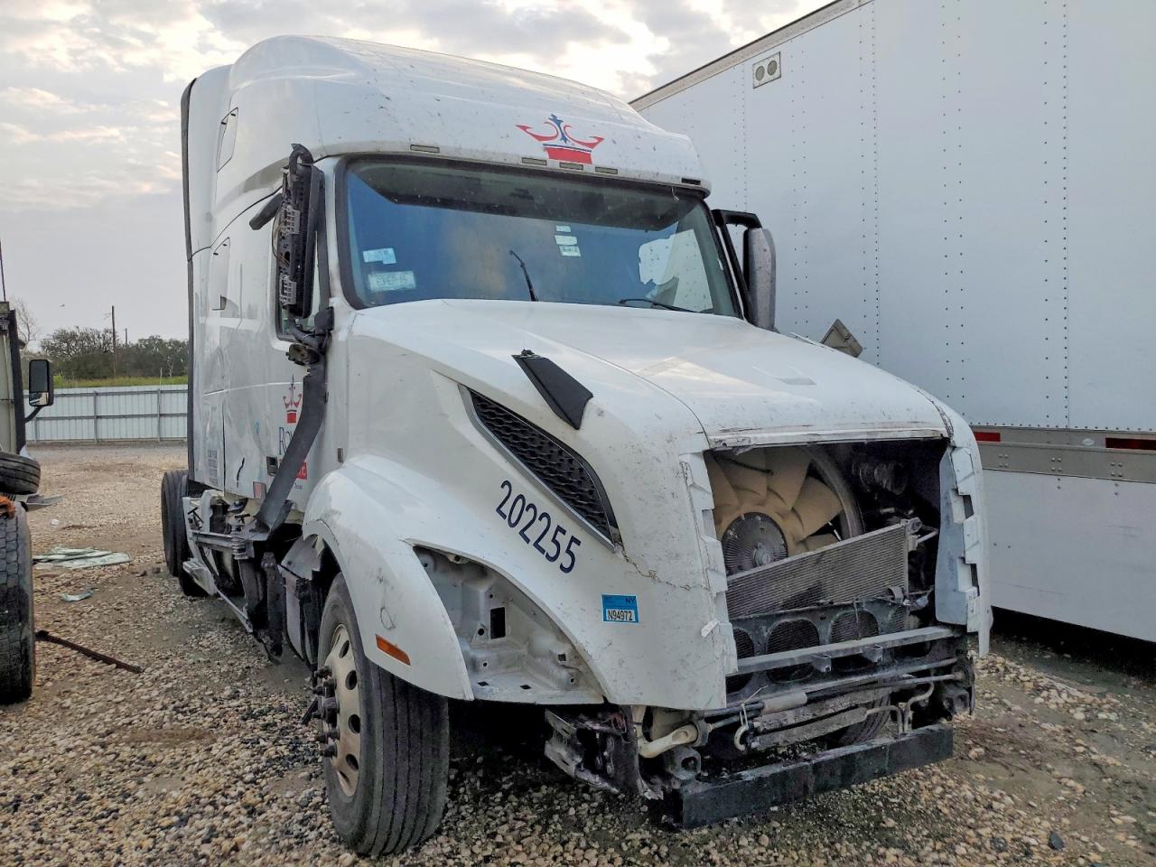 Salvage Volvo Vn Image
