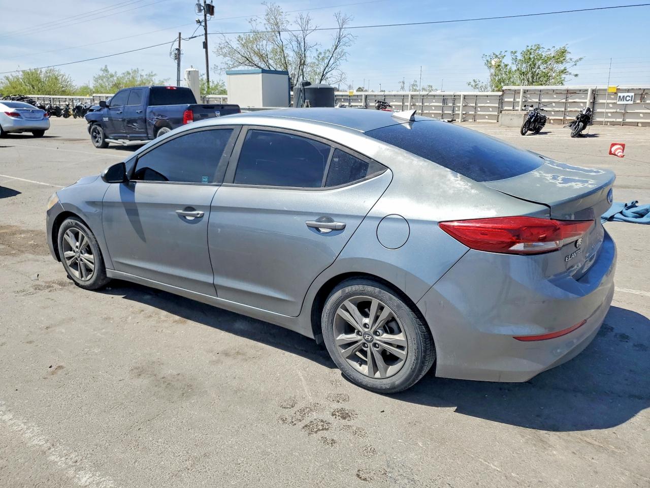 Hyundai ELANTRA Sel