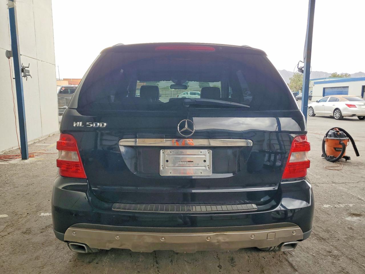 Mercedes-Benz M-Class 500