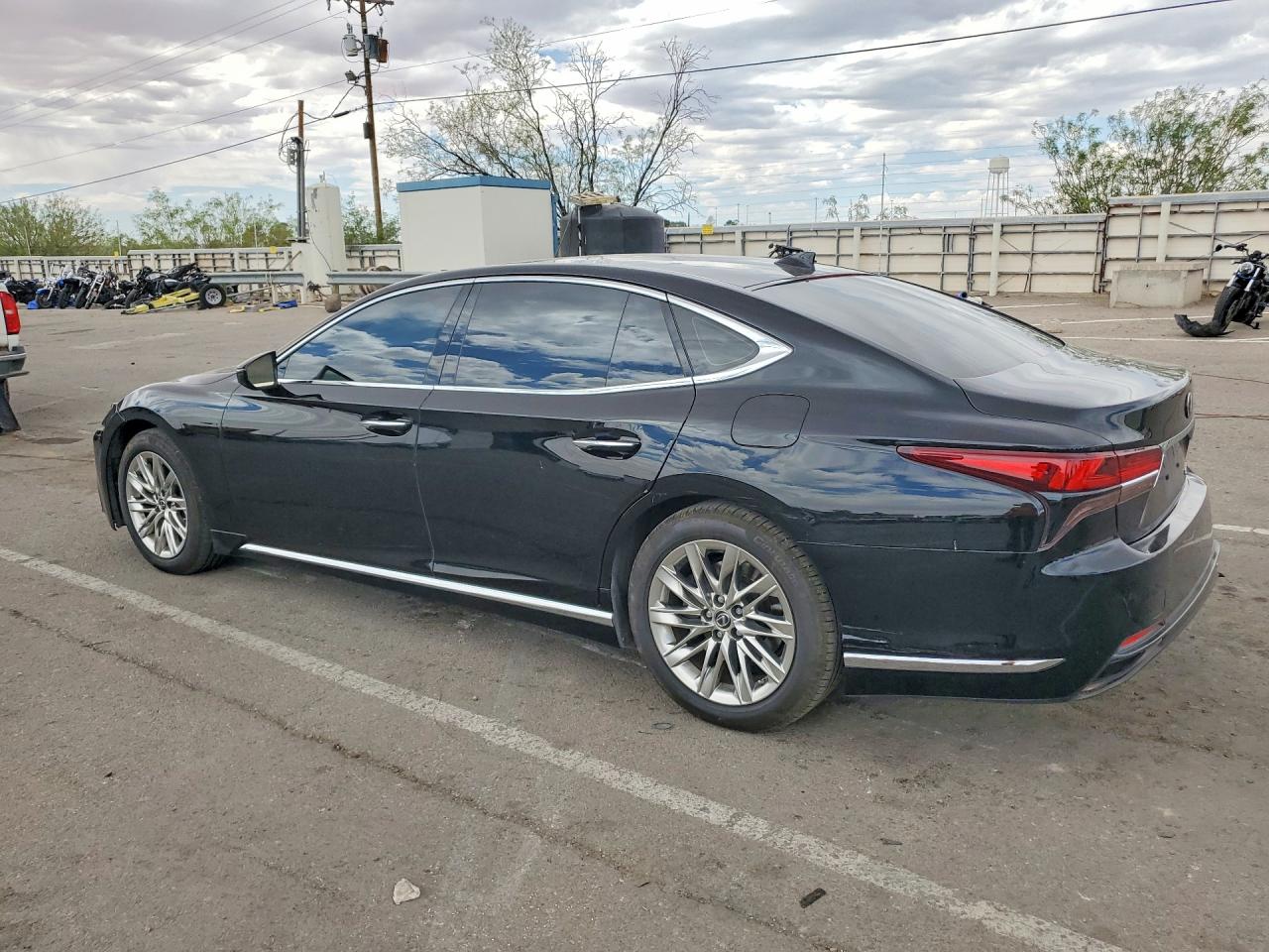 Lexus LS Base