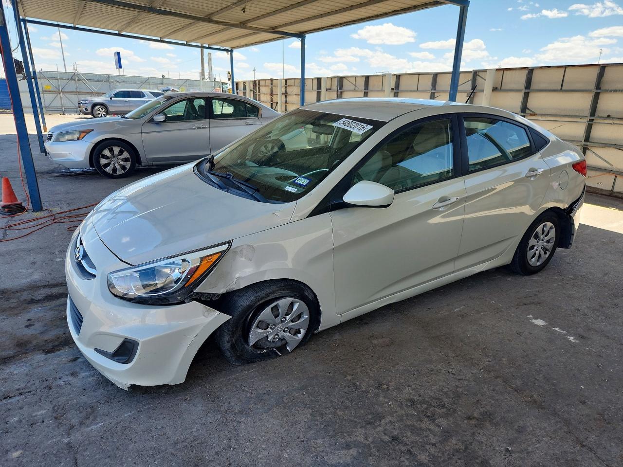 Salvage Hyundai ACCENT Image