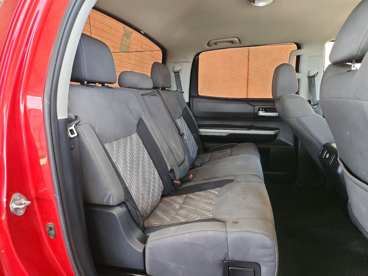 Toyota Tundra Crewmax Sr5