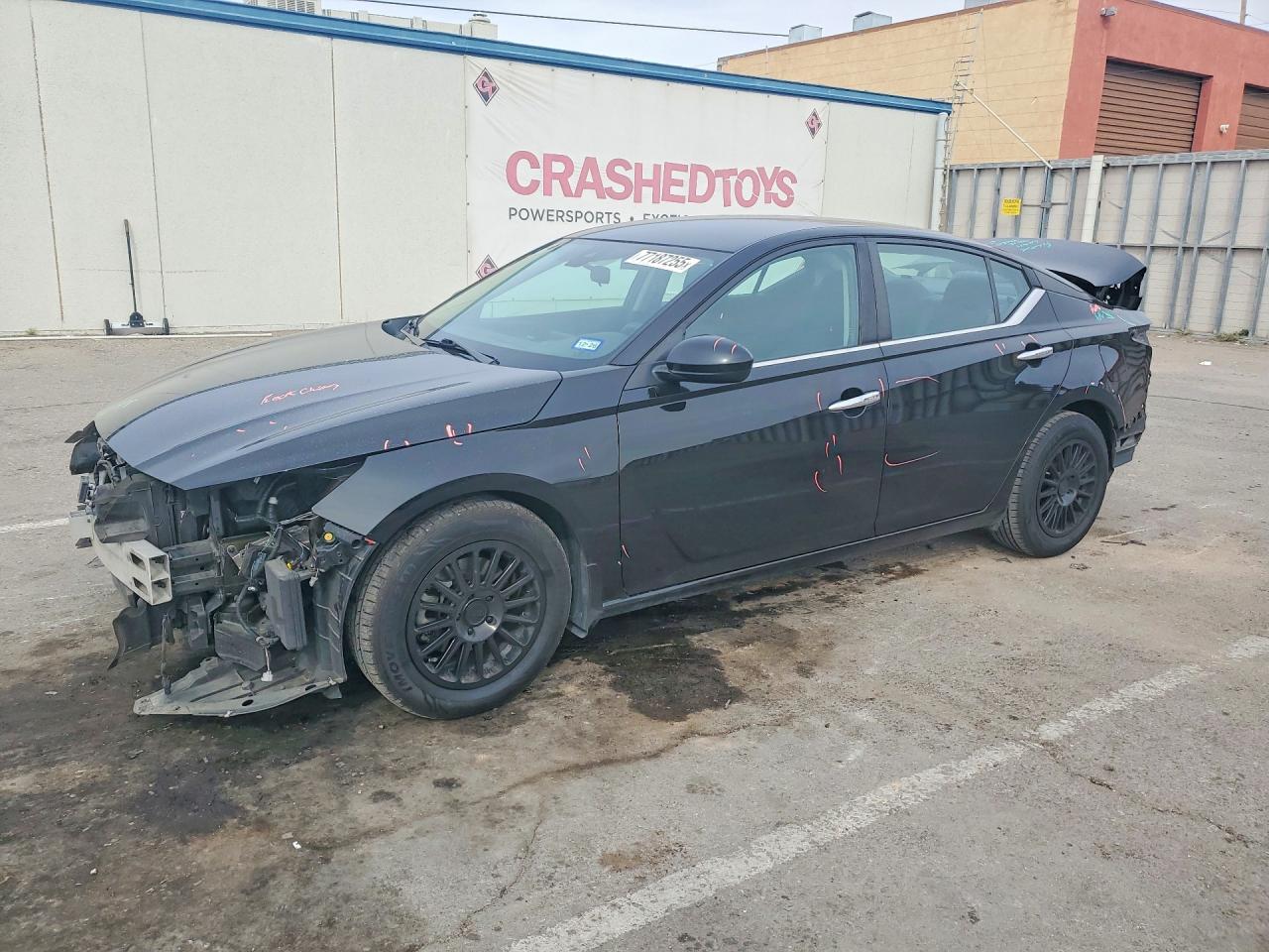 Salvage Nissan Altima Image