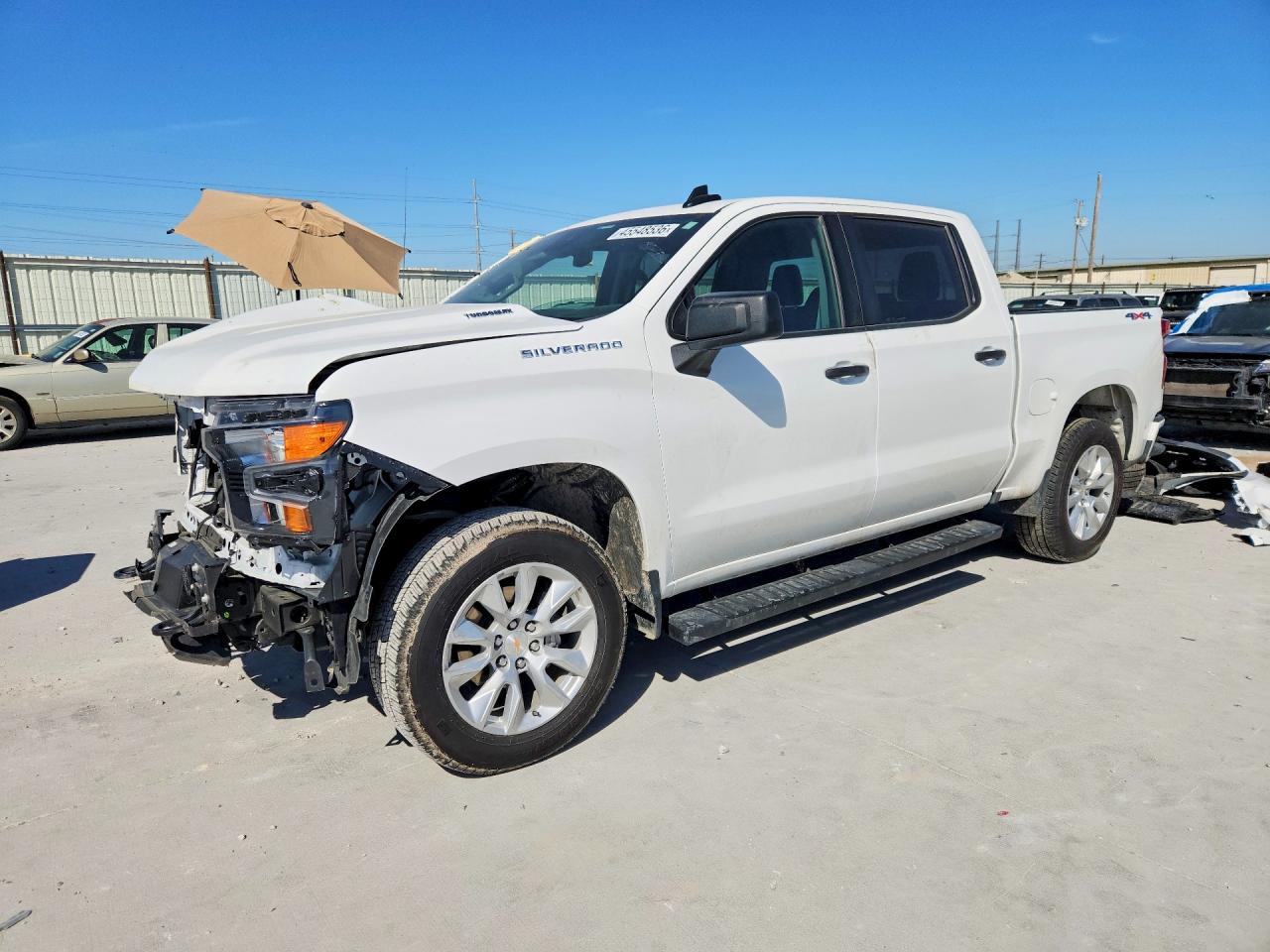Salvage Chevrolet Silverado Image