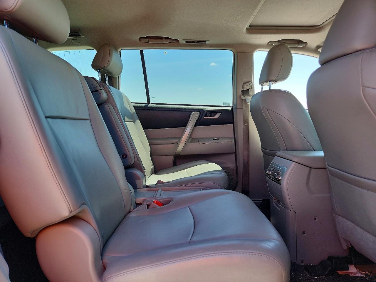 Toyota Highlander Se