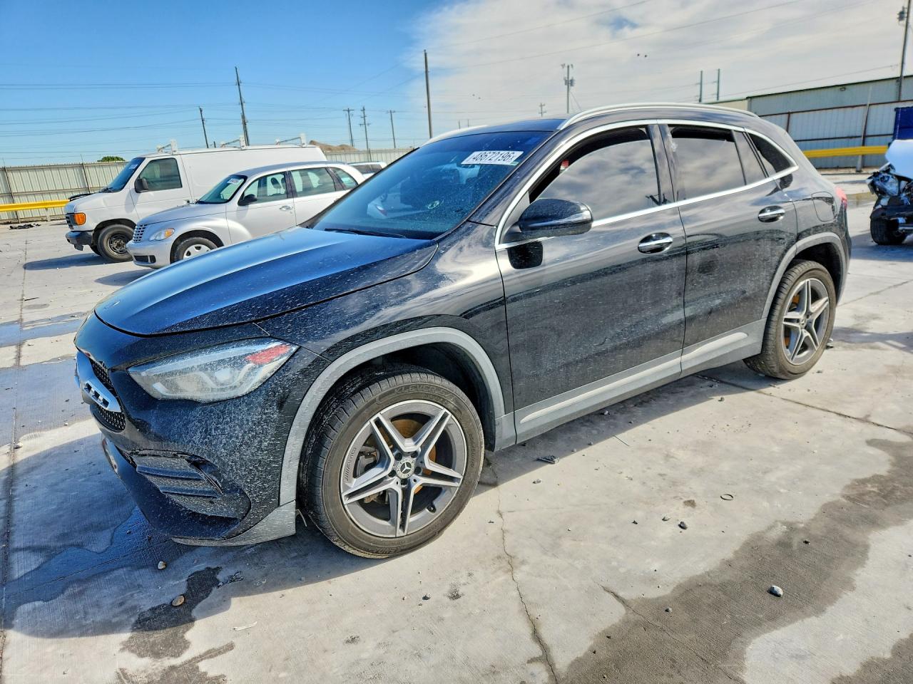 Salvage Mercedes-Benz GLA Image