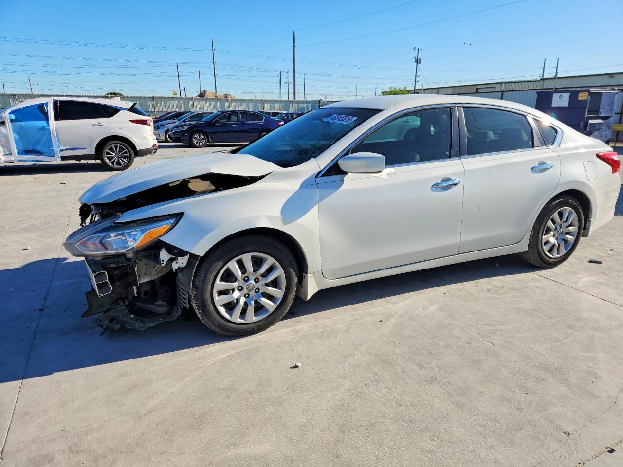 Salvage Nissan Altima Image
