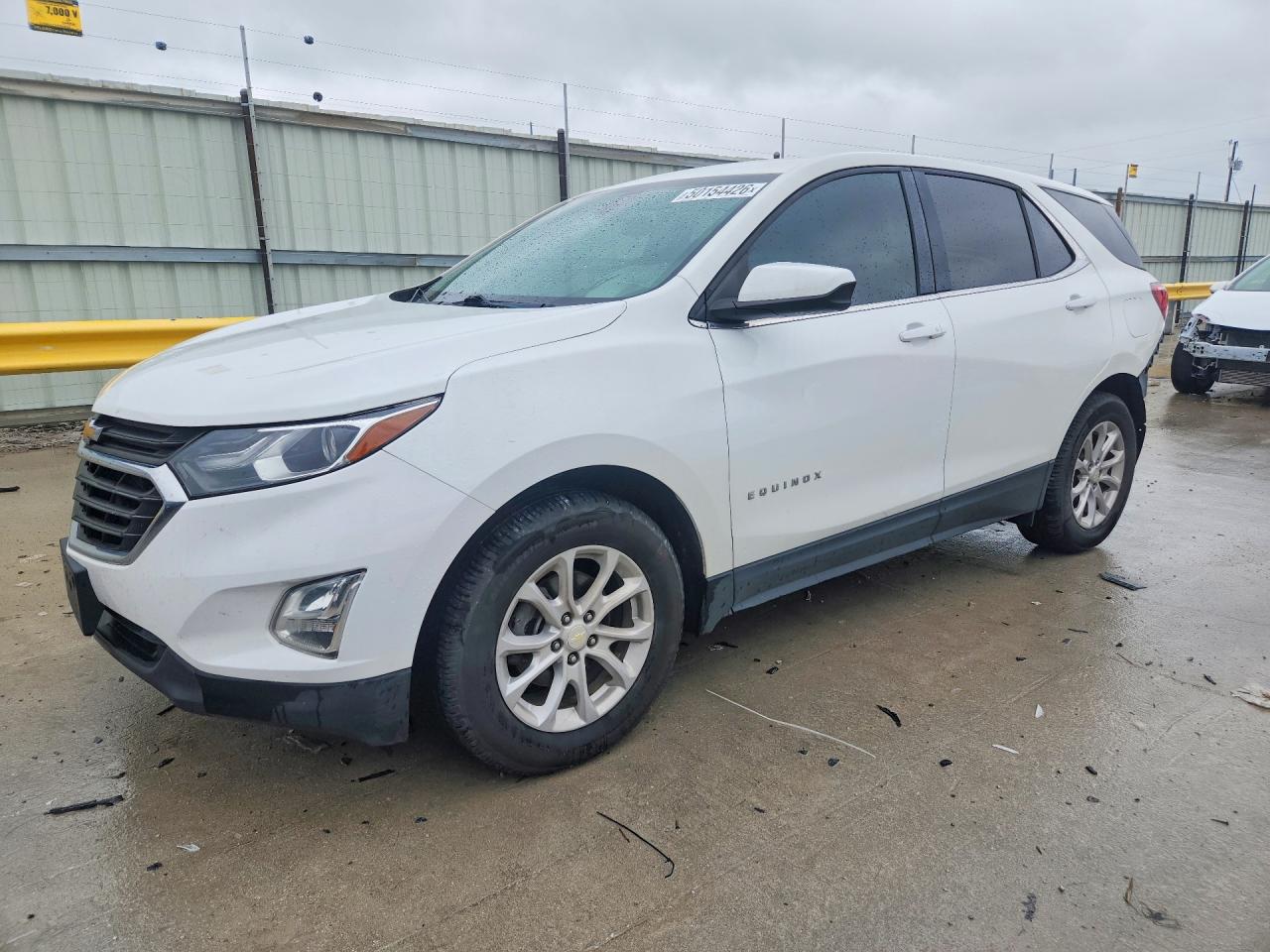Salvage Chevrolet Equinox Image
