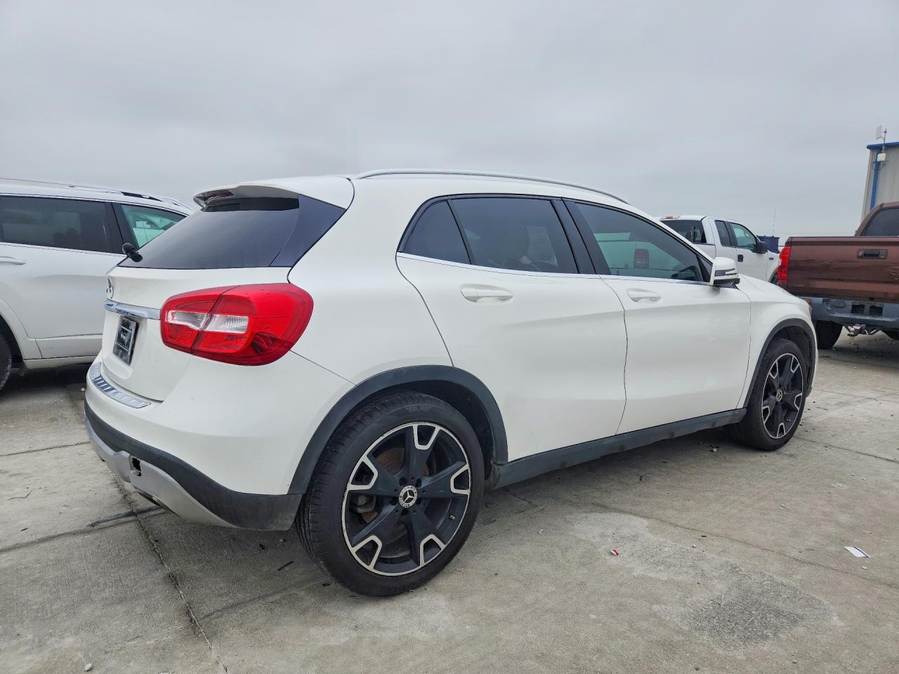 Mercedes-Benz GLA 250