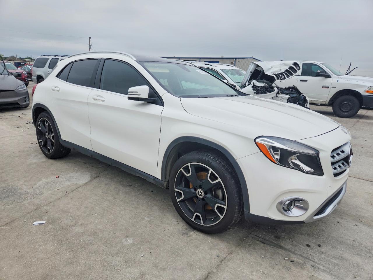 Mercedes-Benz GLA 250