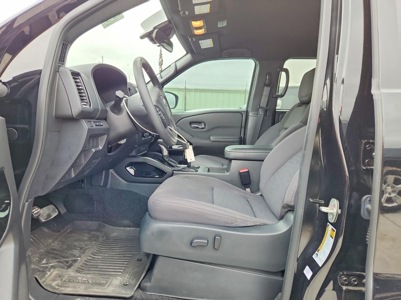 Nissan Frontier Sv
