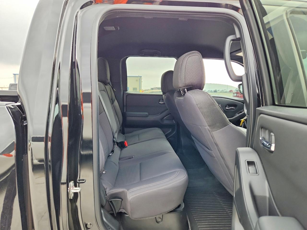 Nissan Frontier Sv