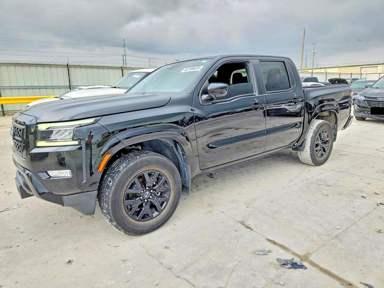 Salvage Nissan Frontier Image
