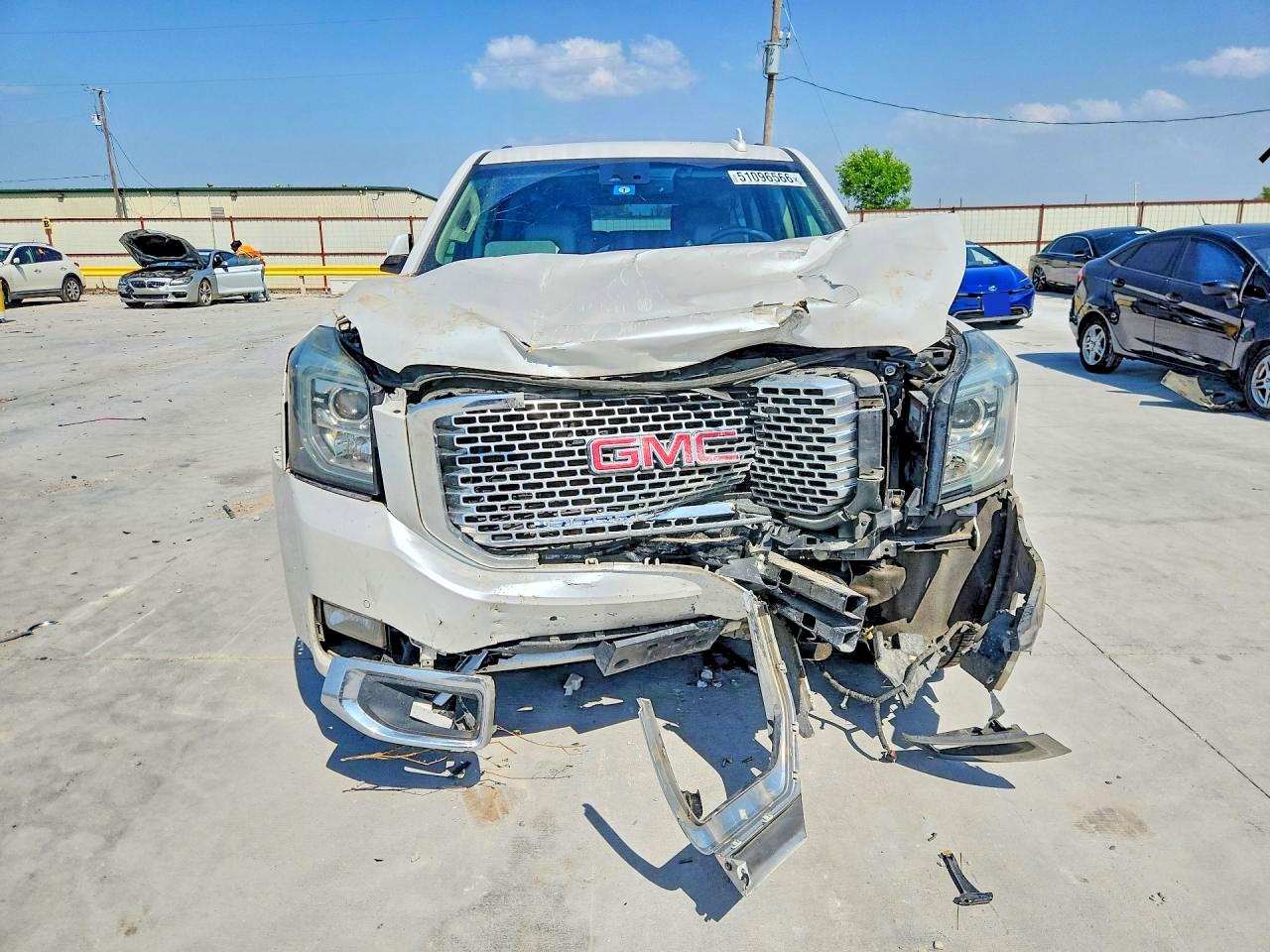 GMC Yukon Denali