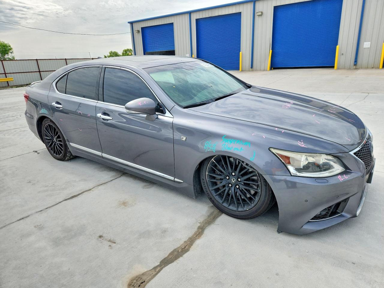 Lexus LS