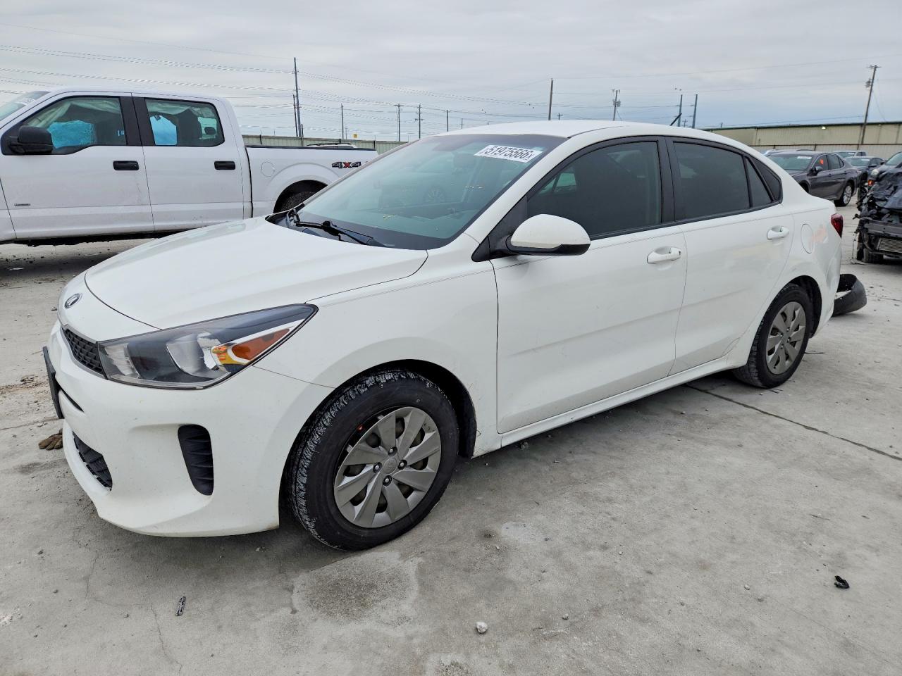 Salvage Kia Rio Image