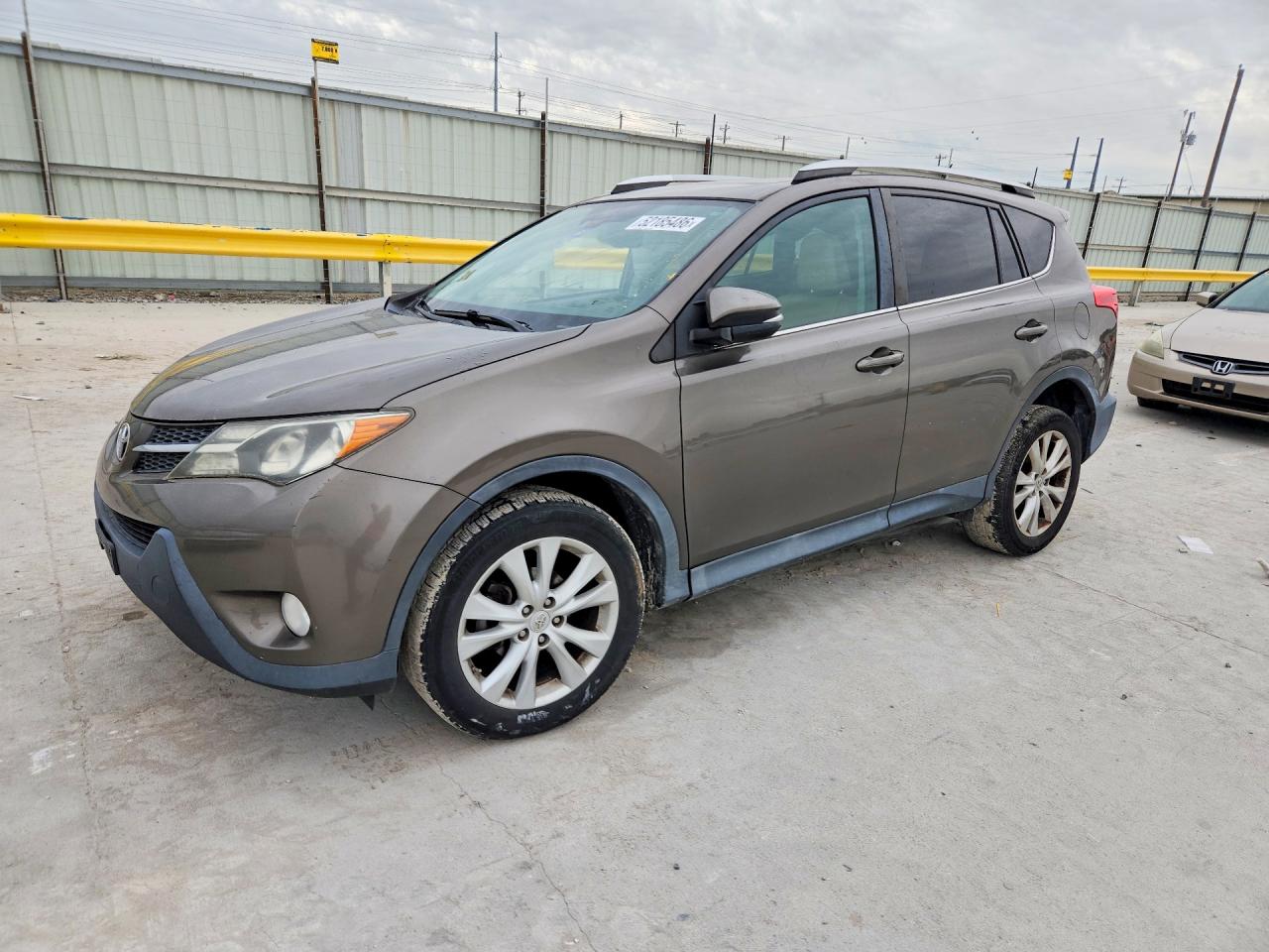 Salvage Toyota RAV4 Image