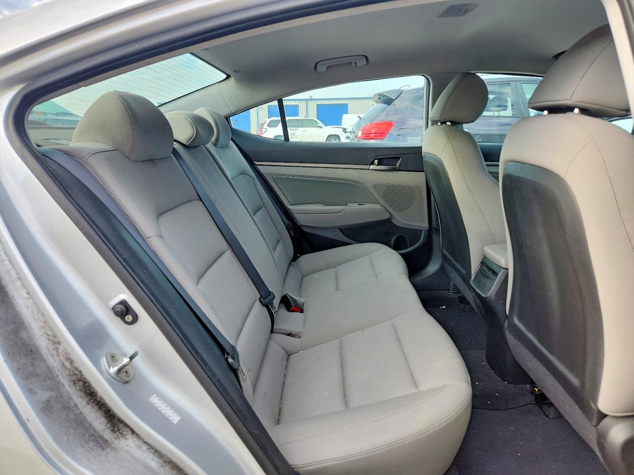 Hyundai ELANTRA Sel