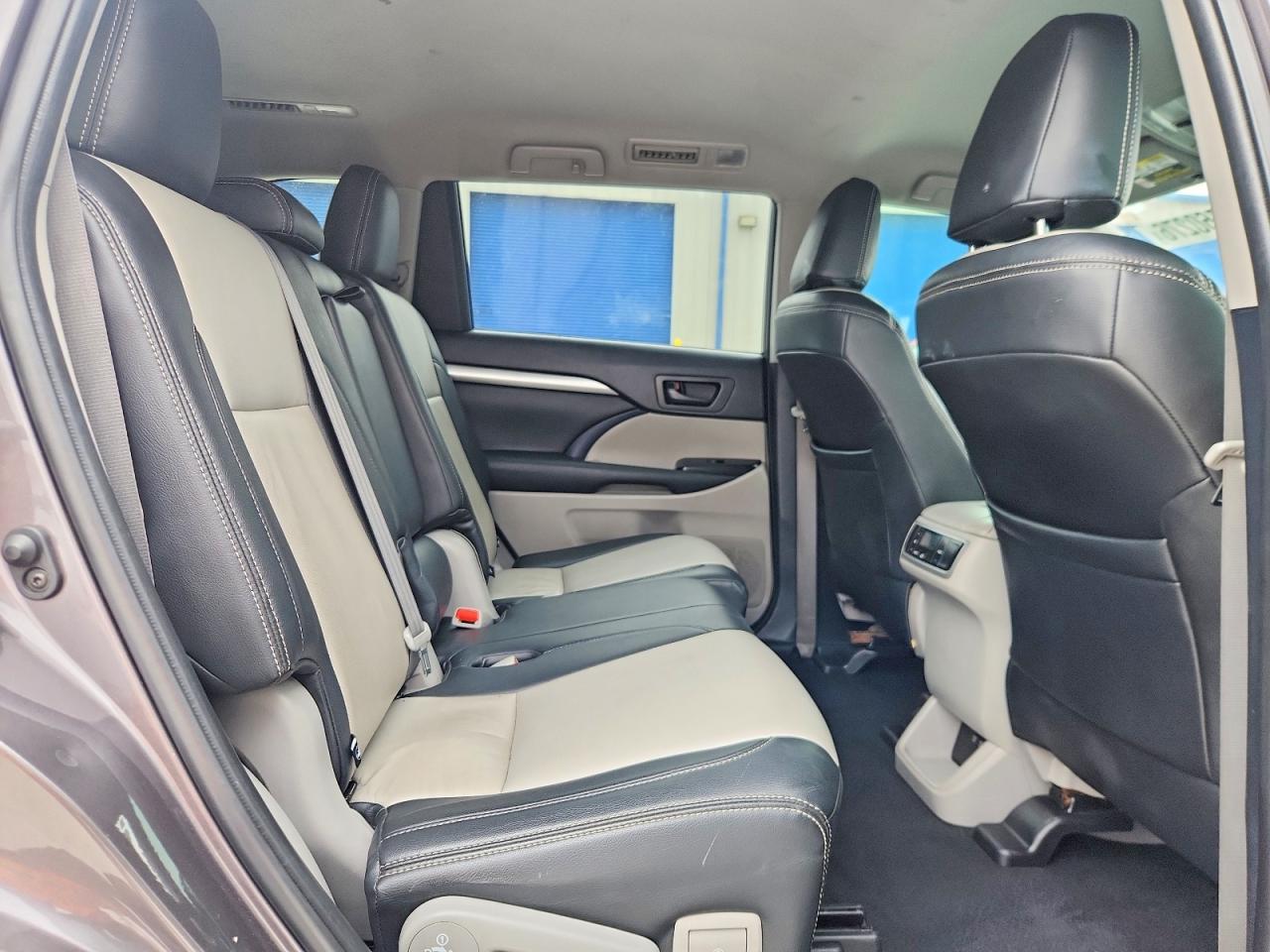Toyota Highlander Le