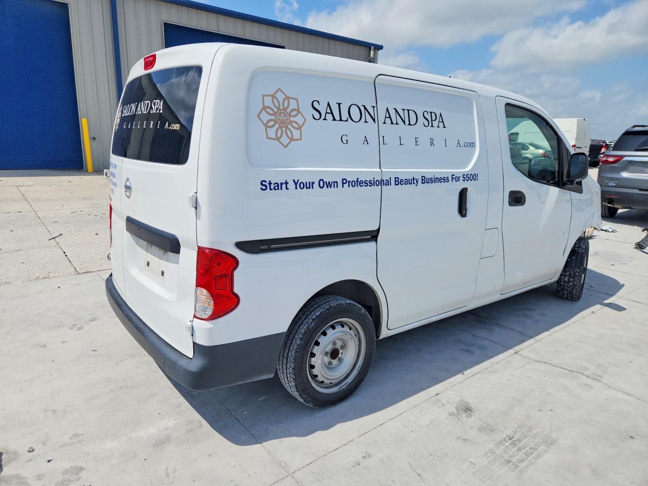 Nissan Nv