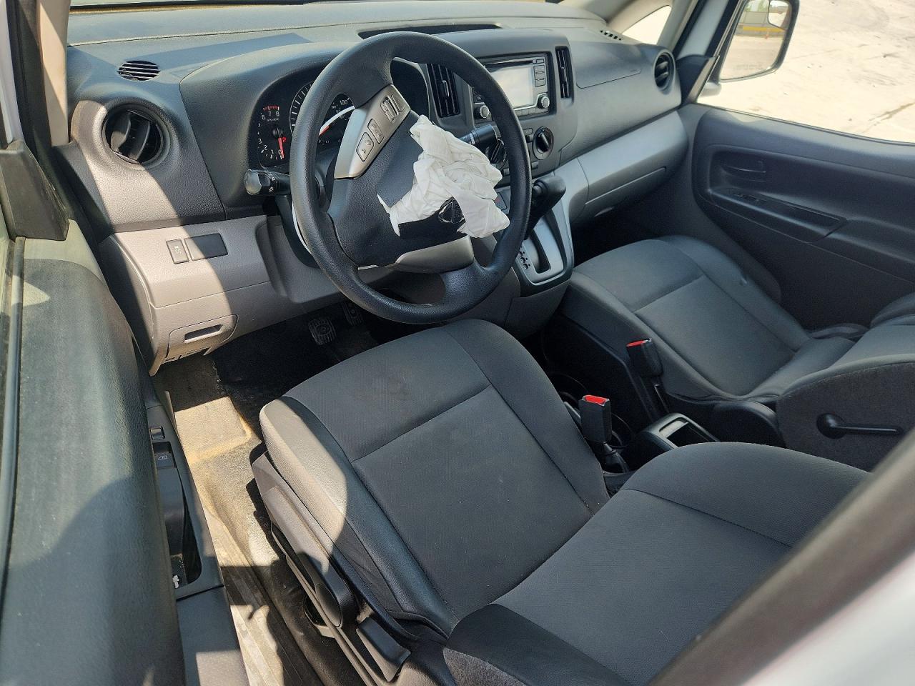 Nissan Nv