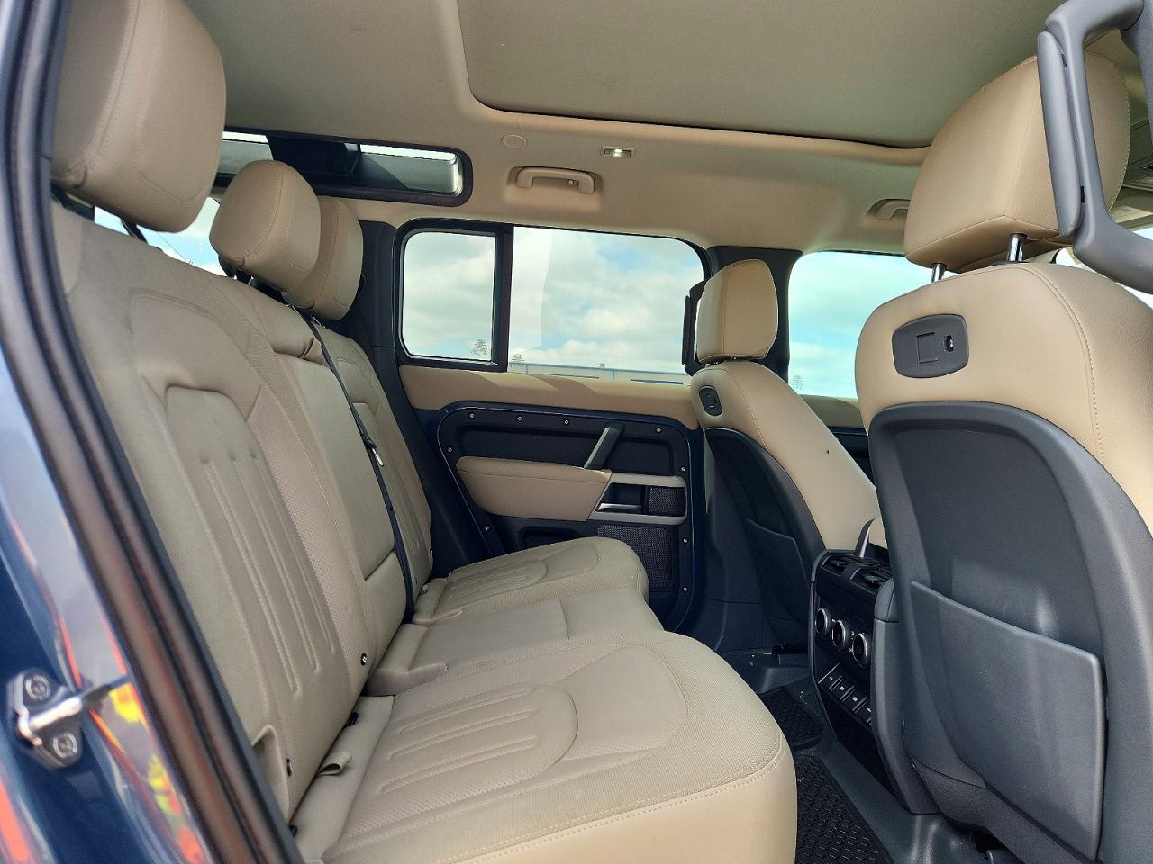 Land Rover Defender 110 Se